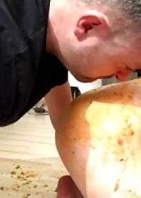 Ass Crushing Feeding – Eat Lasagna Off My Ass!
