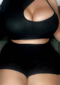 Do You Like My “easy Titfuck Access” Top And My Thick Thighs? 🥺 [OC]