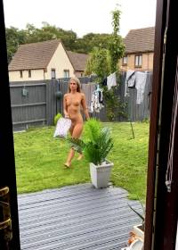 I’m Nude, And In Plain Sight Of The Neighbours