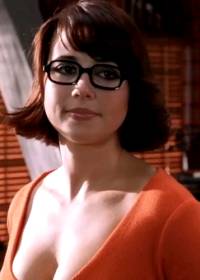 Linda Cardellini As Velma