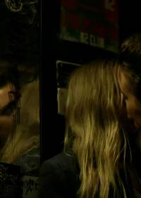 Mr. Robot’s Portia Doubleday Making Out With Frankie Shaw