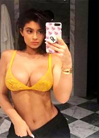 Sexy Kylie Jenner Mirror Selfie