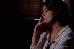 Alyssa Milano – smoking – Embrace of the Vampire