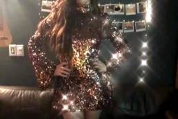 Hailee Steinfeld – Glitter Dress