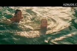 Kelly Brook, Riley Steele Glorious Full Frontal Plot In Piranha 3D – Part 1